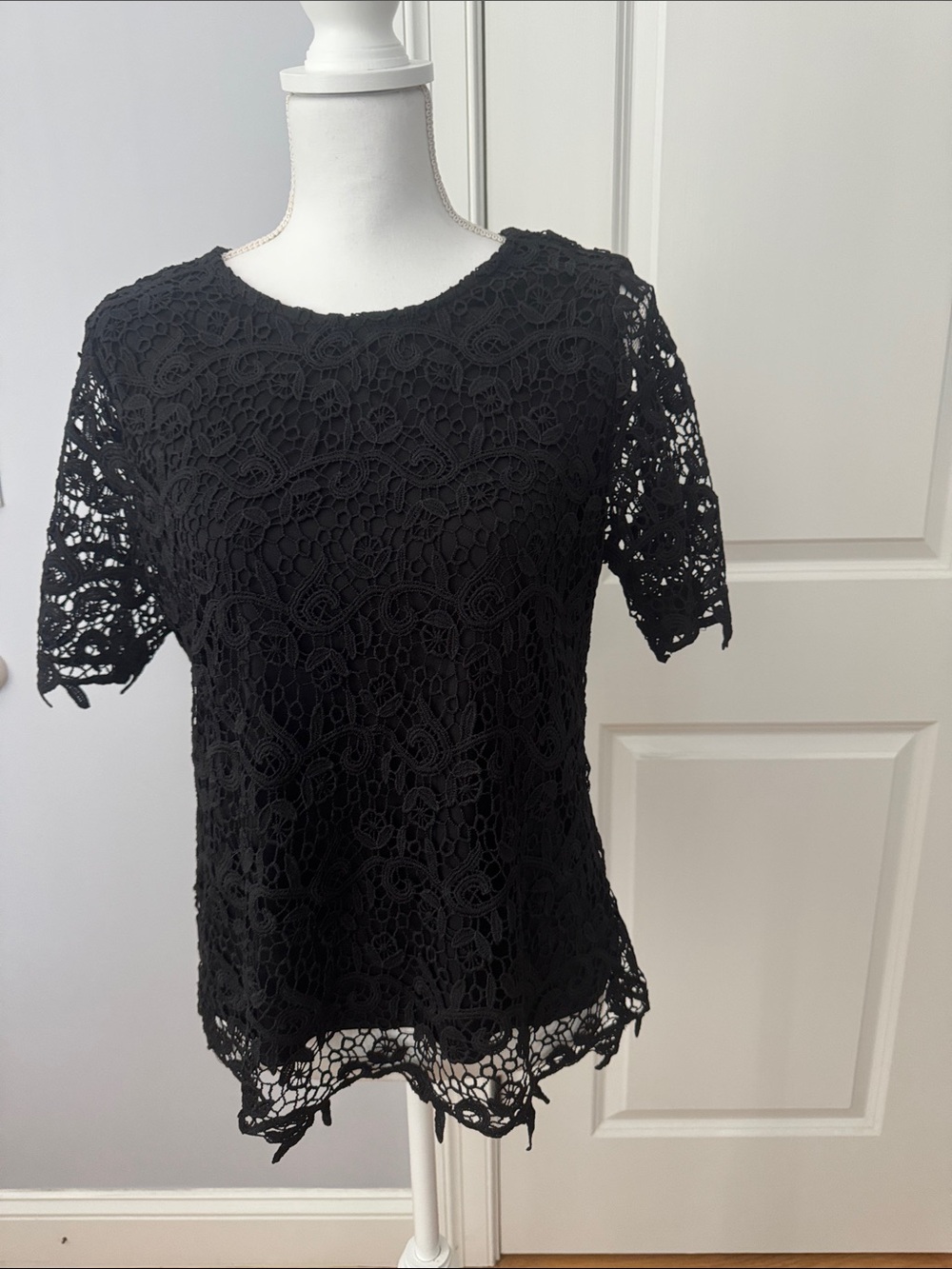 Philosophy Black Crochet Lace Short Sleeve Top. NWOT